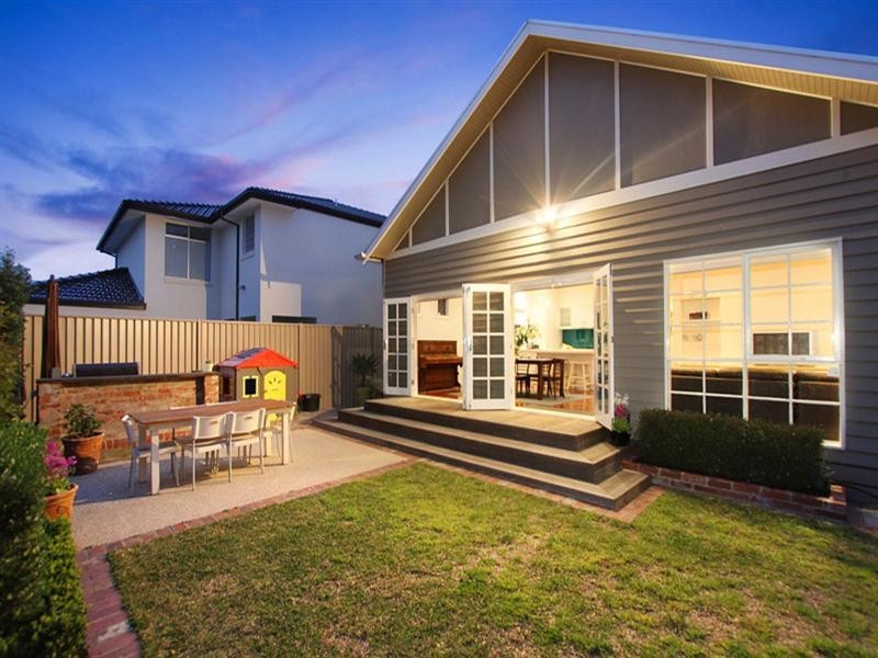 18 Mile End Road, Carnegie VIC 3163