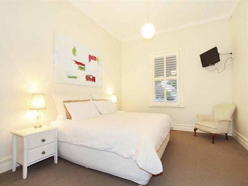 18 Mile End Road, Carnegie VIC 3163