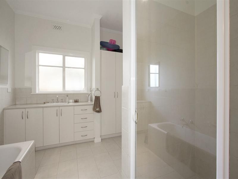 3 The Crossover, Carnegie VIC 3163