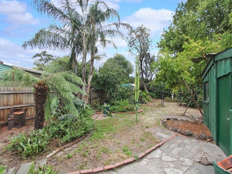 12 Chestnut Street, Carnegie VIC 3163