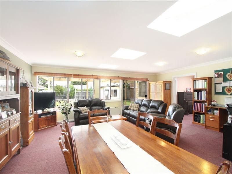 24 Montana Avenue, Mulgrave VIC 3170