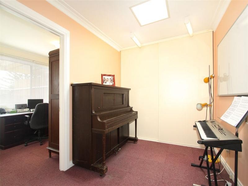 24 Montana Avenue, Mulgrave VIC 3170