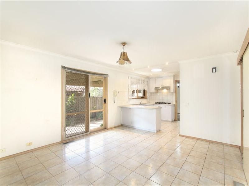 16 Rozzy Parade, Narre Warren VIC 3805