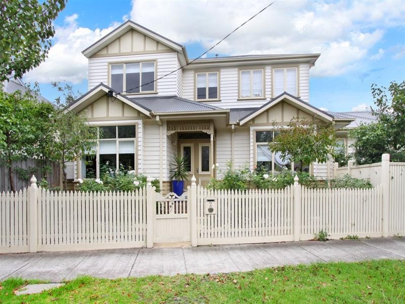 2 McPherson Avenue, Carnegie VIC 3163