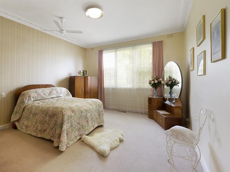 27 Wallace Avenue, Murrumbeena VIC 3163