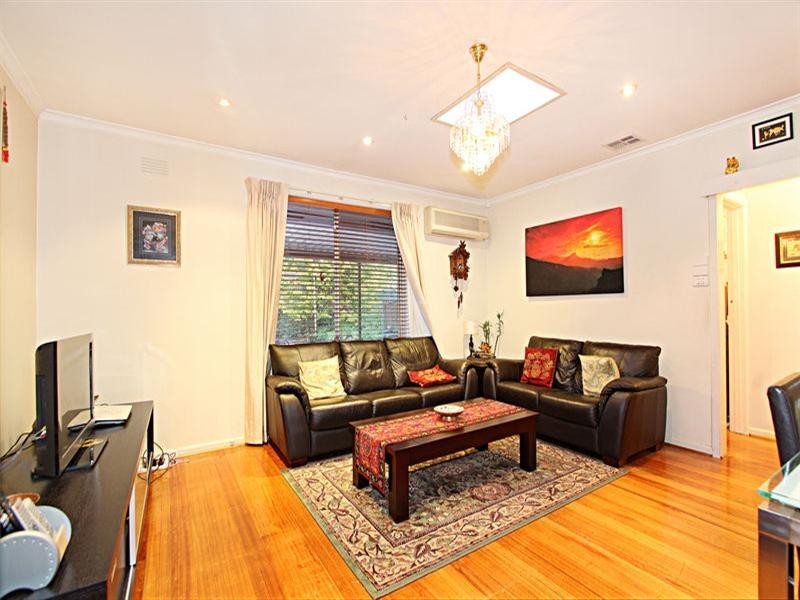 16 Robert Street, Chadstone VIC 3148