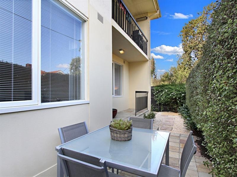 4/102 Oakleigh Road, Carnegie VIC 3163