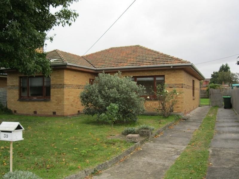 39 Barrani Sreet, Bentleigh East VIC 3165