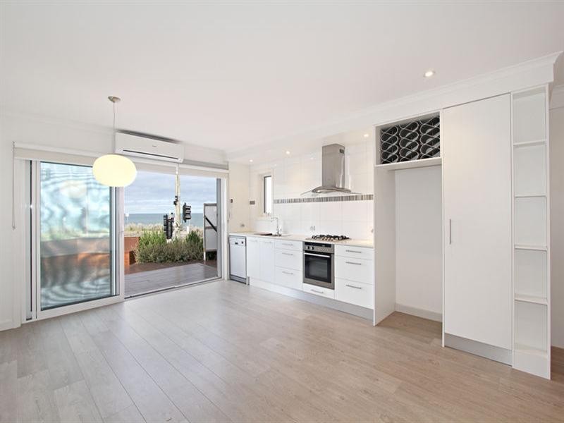 13/122 BEACH Road, Parkdale VIC 3195