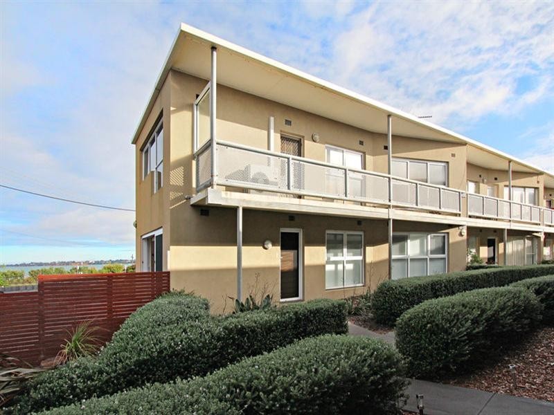 13/122 BEACH Road, Parkdale VIC 3195