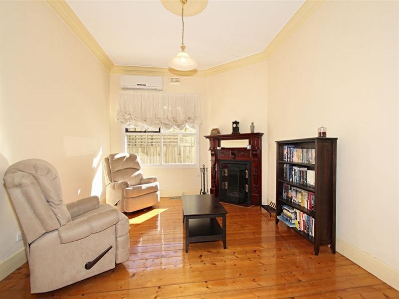15 Dalston Road, Hughesdale VIC 3166