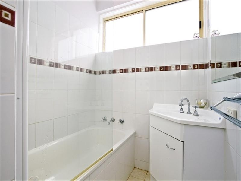 3/13 Churchill Avenue, Chadstone VIC 3148