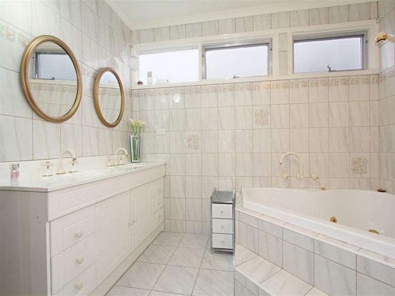 18 Victory Street, Murrumbeena VIC 3163