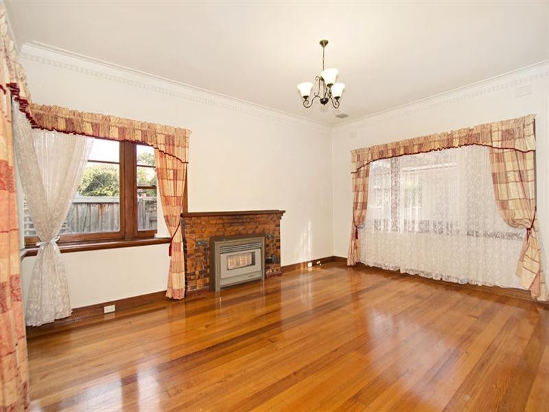 24 Henty Street, Murrumbeena VIC 3163