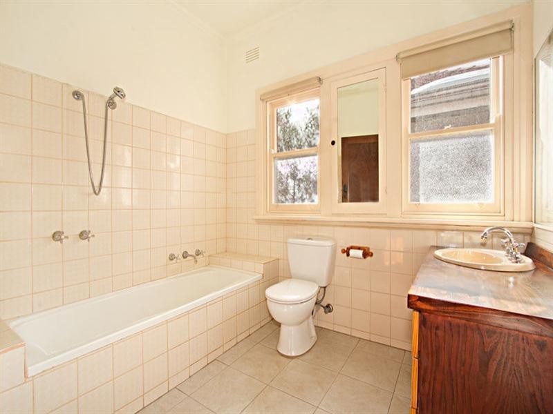 24 Henty Street, Murrumbeena VIC 3163