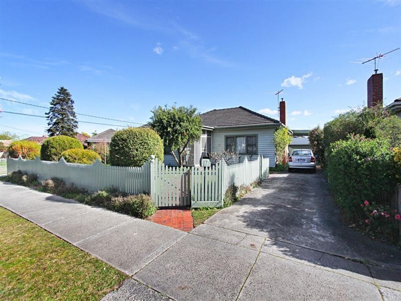 17 Koonawarra Street, Clayton VIC 3168