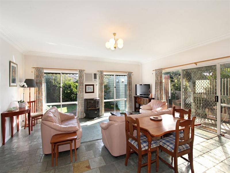 17 Koonawarra Street, Clayton VIC 3168