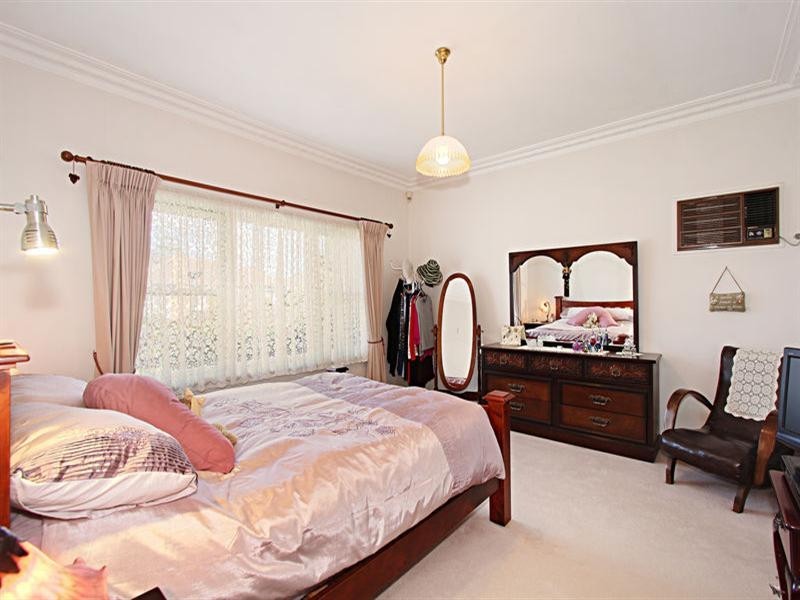 17 Koonawarra Street, Clayton VIC 3168