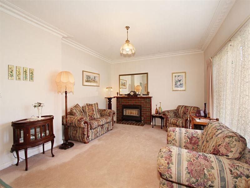 17 Koonawarra Street, Clayton VIC 3168