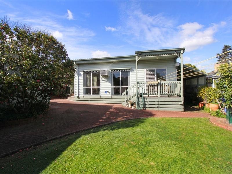17 Koonawarra Street, Clayton VIC 3168