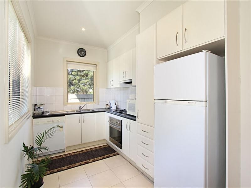 3/12 Surrey Crescent, Oakleigh East VIC 3166