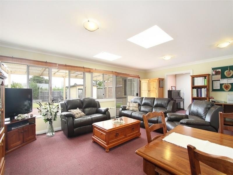 24 Montana Avenue, Mulgrave VIC 3170