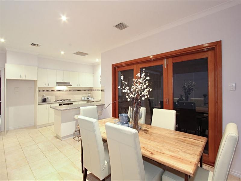 1/1260 Dandenong Road, Murrumbeena VIC 3163