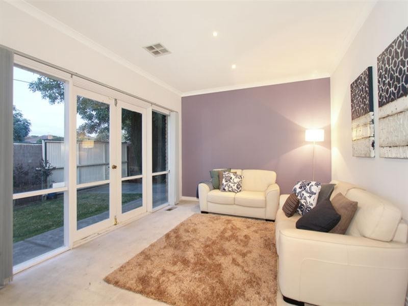 1/1260 Dandenong Road, Murrumbeena VIC 3163