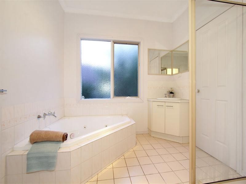 1/1260 Dandenong Road, Murrumbeena VIC 3163