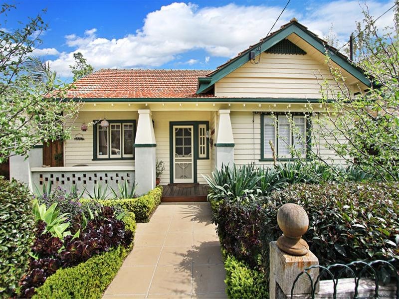 9 Camden Road, Hughesdale VIC 3166