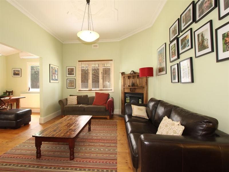 9 Camden Road, Hughesdale VIC 3166