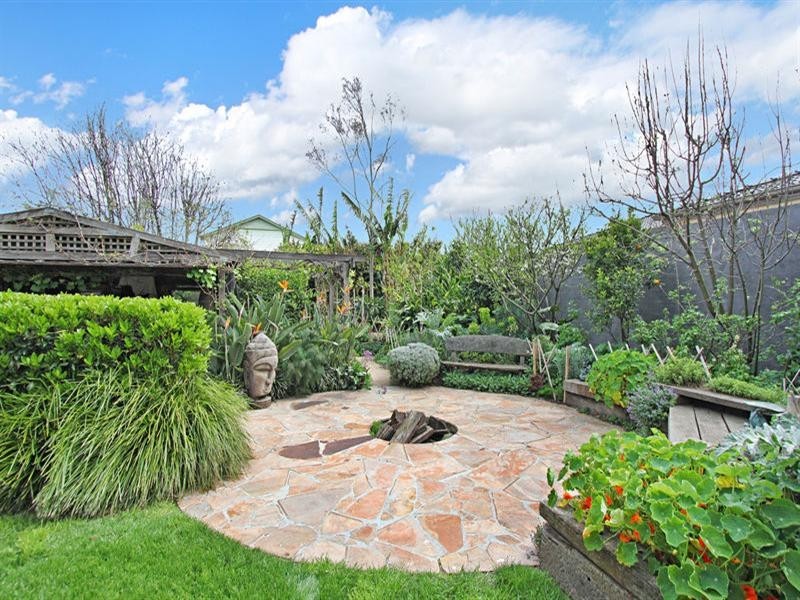 9 Camden Road, Hughesdale VIC 3166