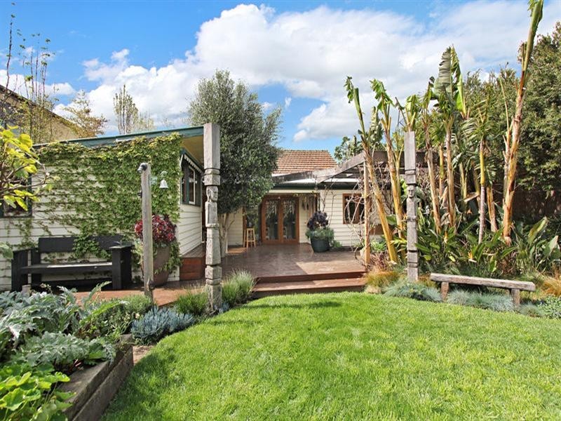 9 Camden Road, Hughesdale VIC 3166