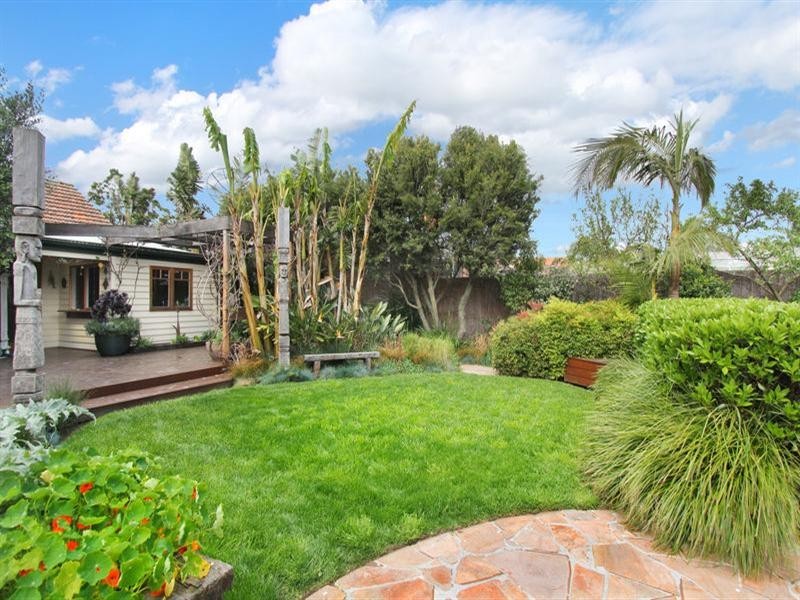 9 Camden Road, Hughesdale VIC 3166