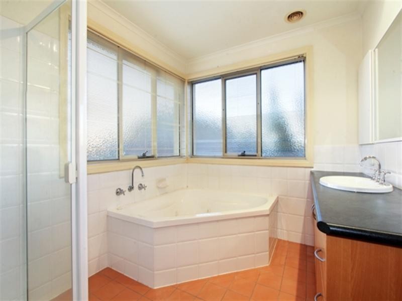 4/1 Bletchley Road, Hughesdale VIC 3166