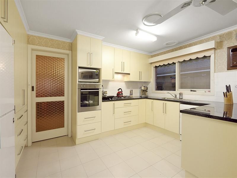 1/19 Coorigil Road, Carnegie VIC 3163