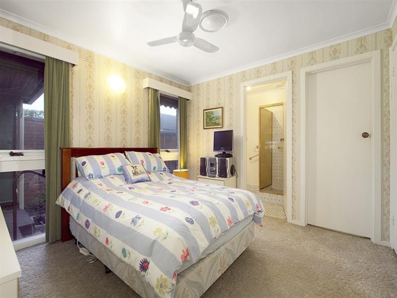 1/19 Coorigil Road, Carnegie VIC 3163