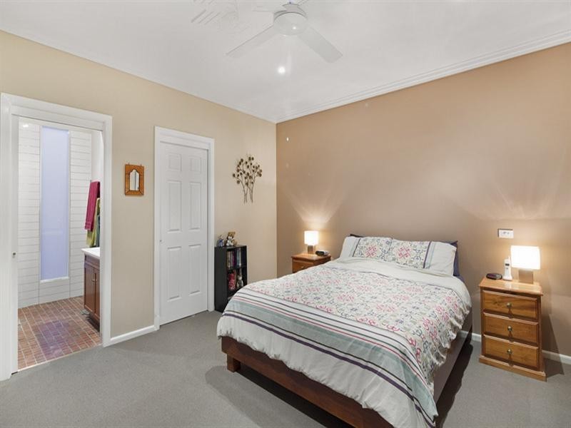 33 Manton Road, Clayton VIC 3168