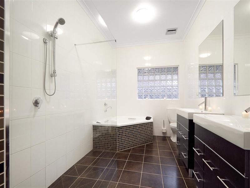 4 Truganini Road, Carnegie VIC 3163