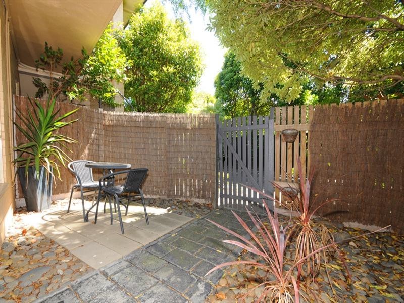 2/24 Rosella Street, Murrumbeena VIC 3163
