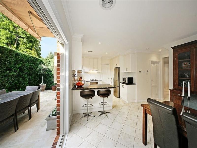 99 Oakleigh Road, Carnegie VIC 3163