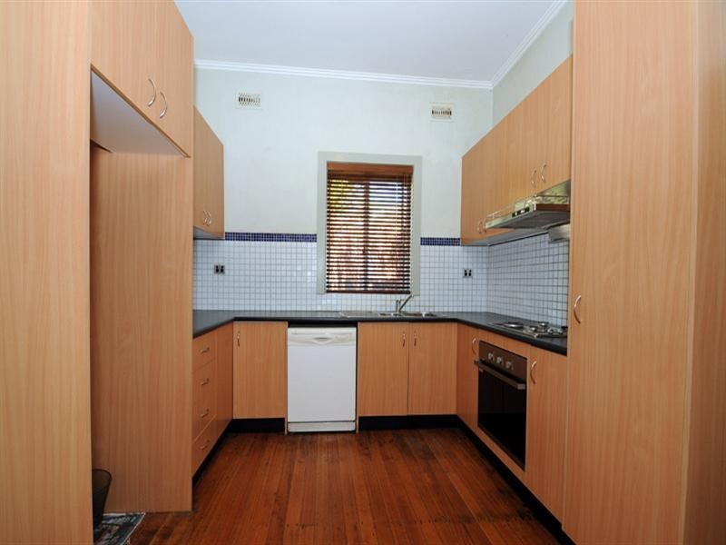 184 McKinnon Road, Mckinnon VIC 3204