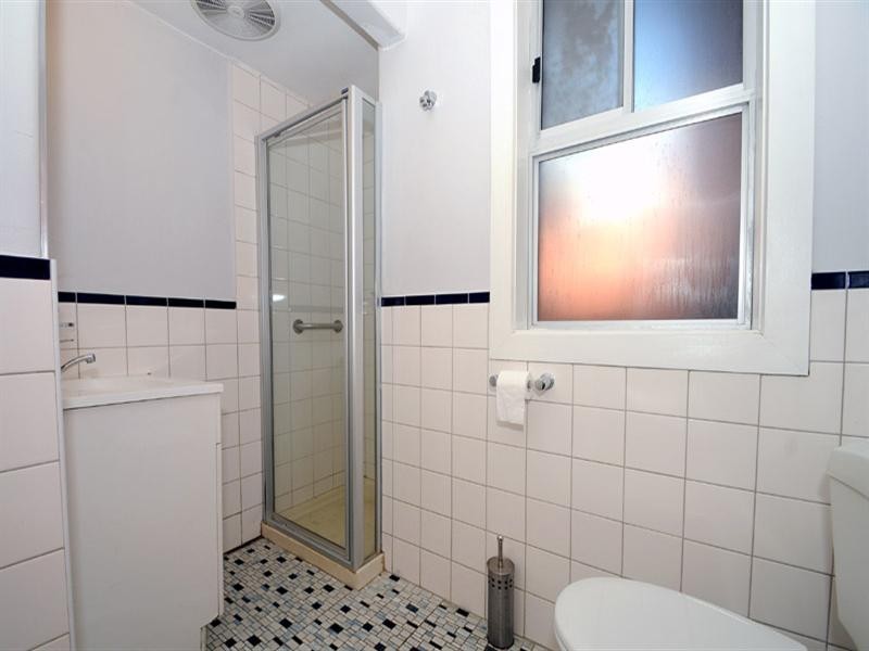 184 McKinnon Road, Mckinnon VIC 3204