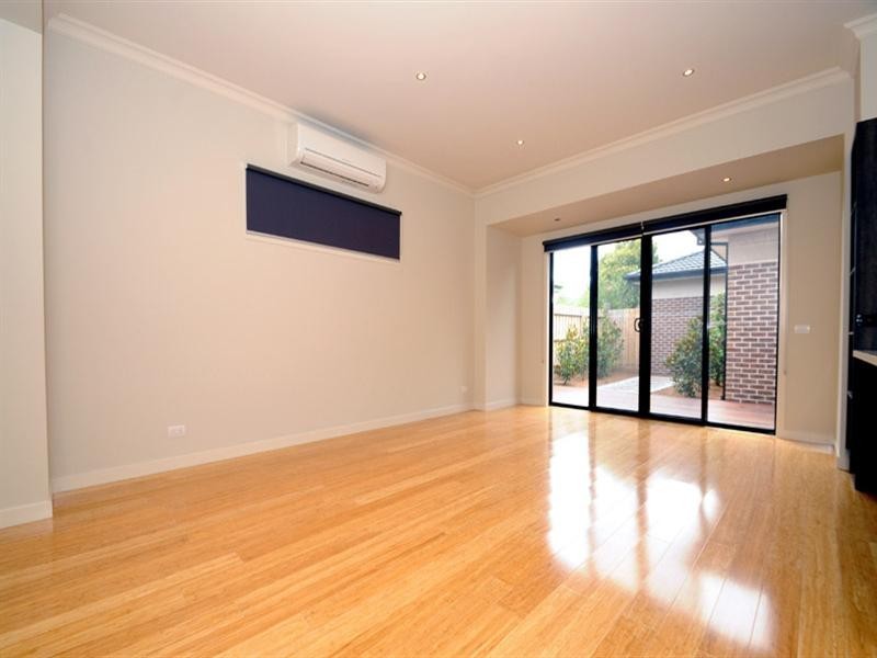 10A Poet Road, Carnegie VIC 3163