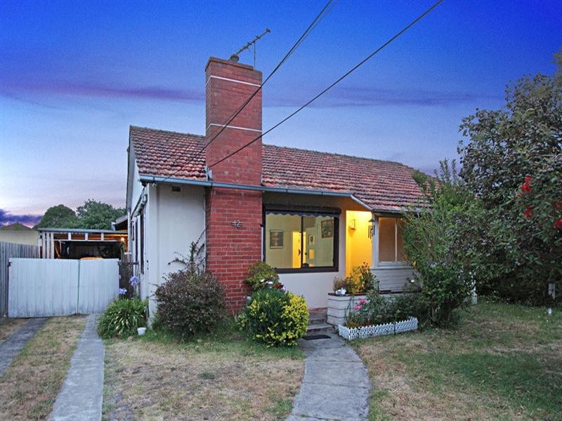 12 Austin Street, Hughesdale VIC 3166