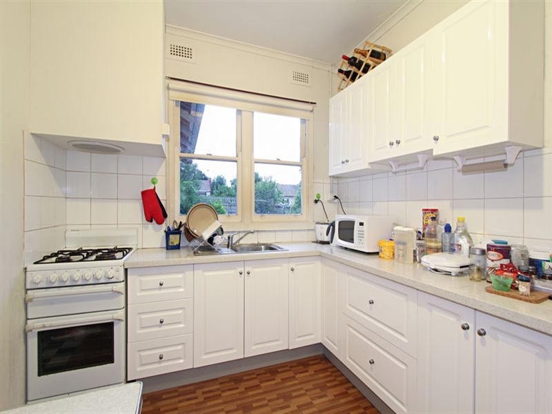 12 Austin Street, Hughesdale VIC 3166