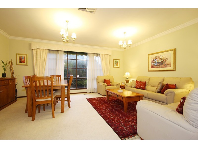 1/4 Melton Avenue, Carnegie VIC 3163