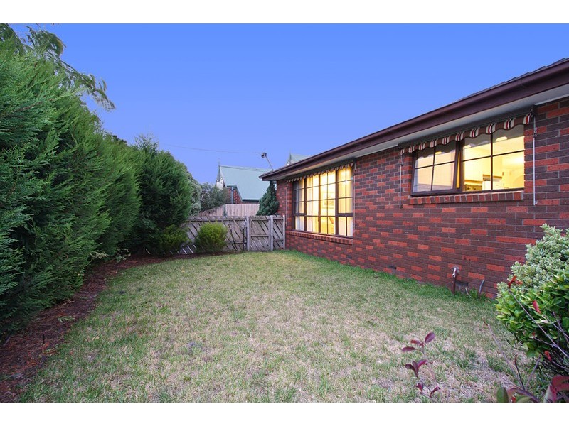 1/4 Melton Avenue, Carnegie VIC 3163