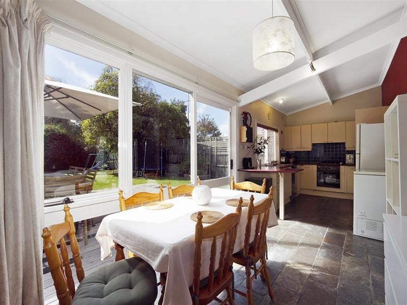 38 Madden Avenue, Carnegie VIC 3163