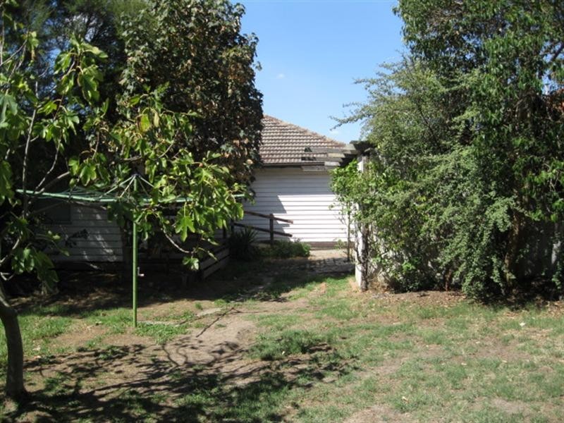 1 Highfield Road, Chadstone VIC 3148